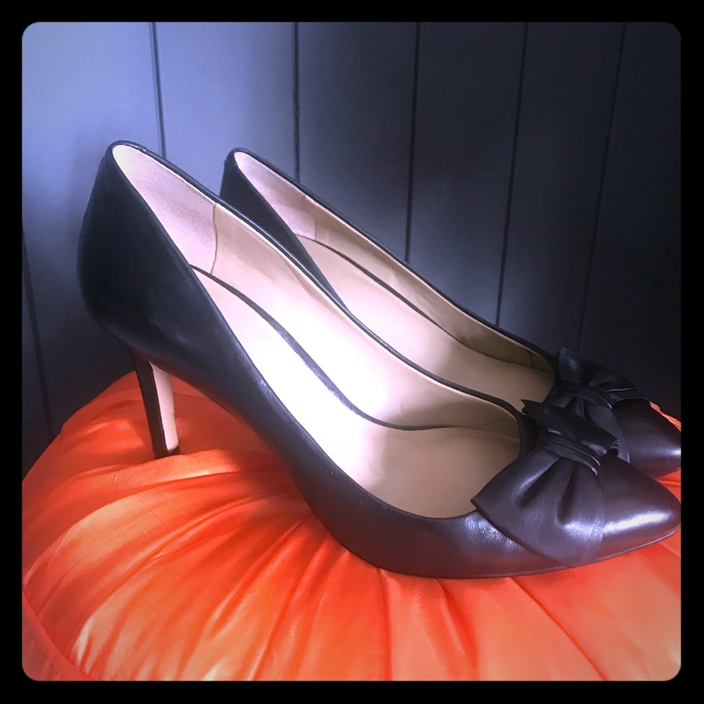 🔥🔥😎😎 gorgeous and Ann Taylor pumps